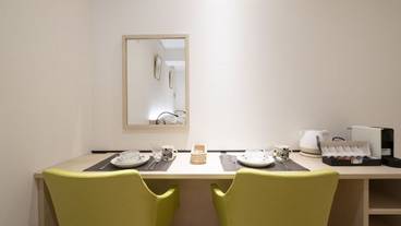 客室内のダイニングエリア / 21