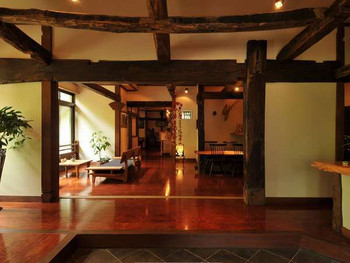 山の自然に抱かれた宿で、群馬のブランドポークや地鶏に舌鼓3485215