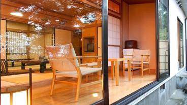 客室内のダイニングエリア / 7