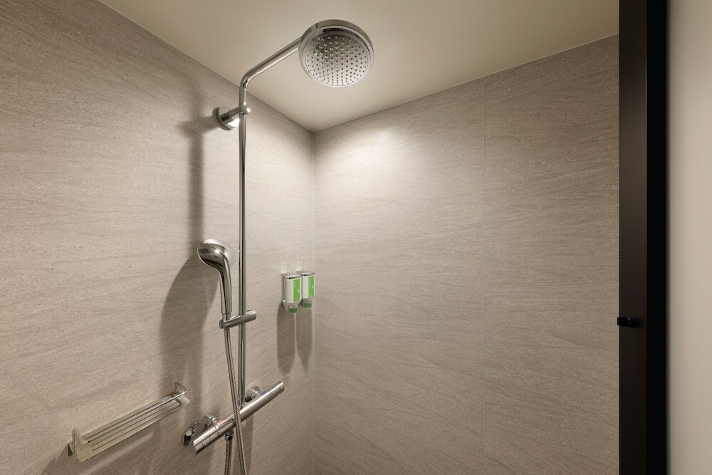 レインシャワー付き