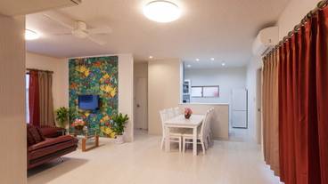 客室内のダイニングエリア / 7