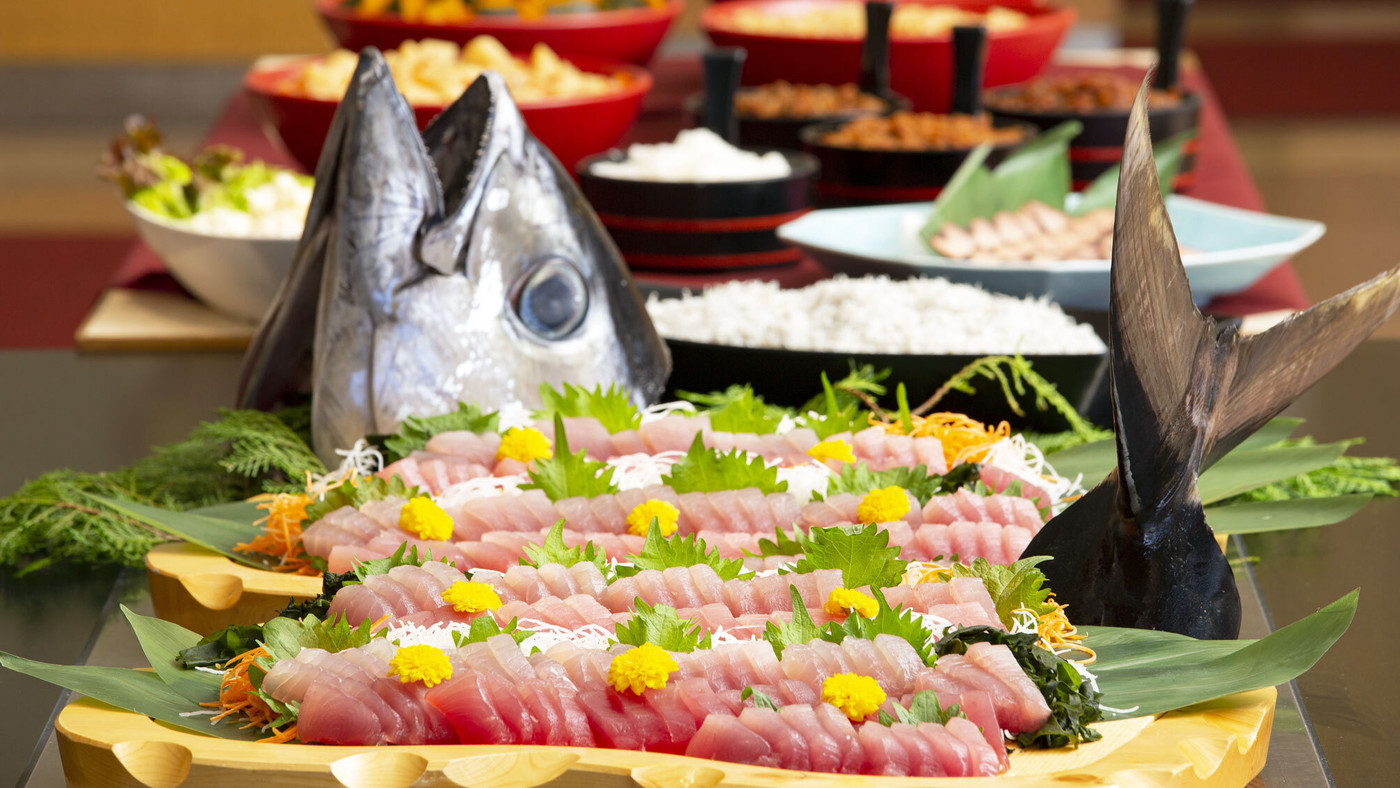 朝からマグロの贅沢バイキングに舌鼓♪熊野灘を一望する絶景ホテル3564862