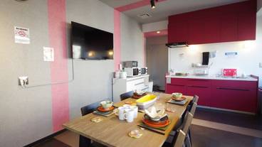 客室内のダイニングエリア / 33