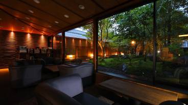 ロビーラウンジ / 2