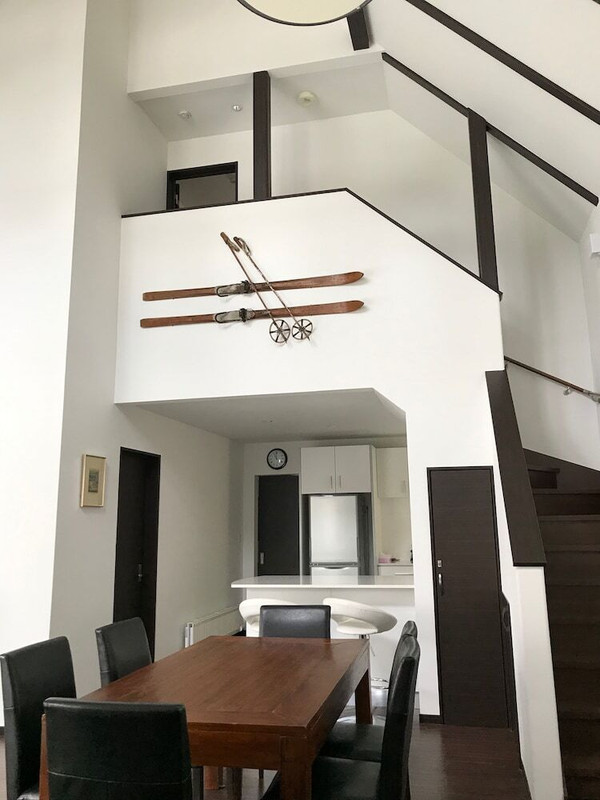 客室内のダイニングエリア