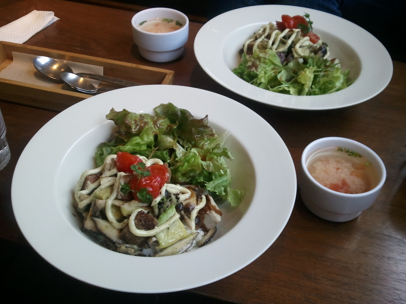 「quatre cafe」料理 472400 アボカドときのこのポークソテーごはん