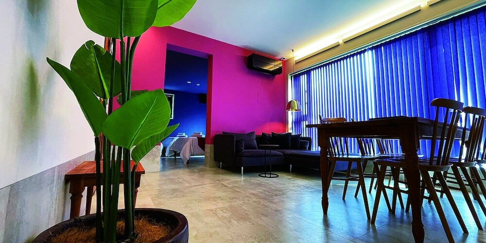 客室内のダイニングエリア