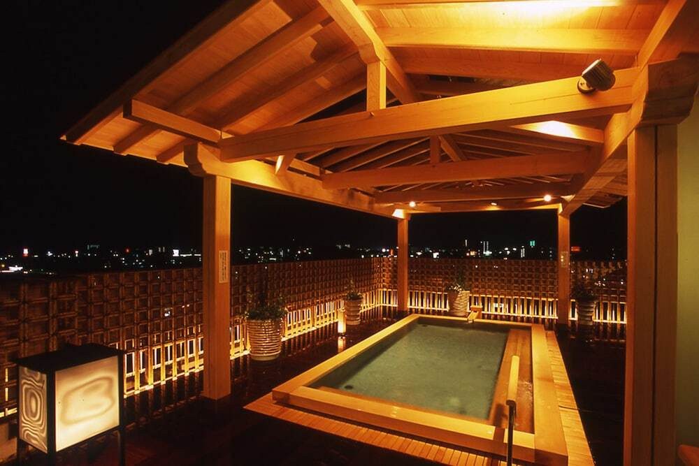 ロマンチックな夜景が魅力♪展望露天風呂が人気の老舗旅館3987705