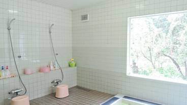 屋内スパ浴槽 / 1