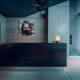 ホテルに入ると
アートがお出迎え / 1