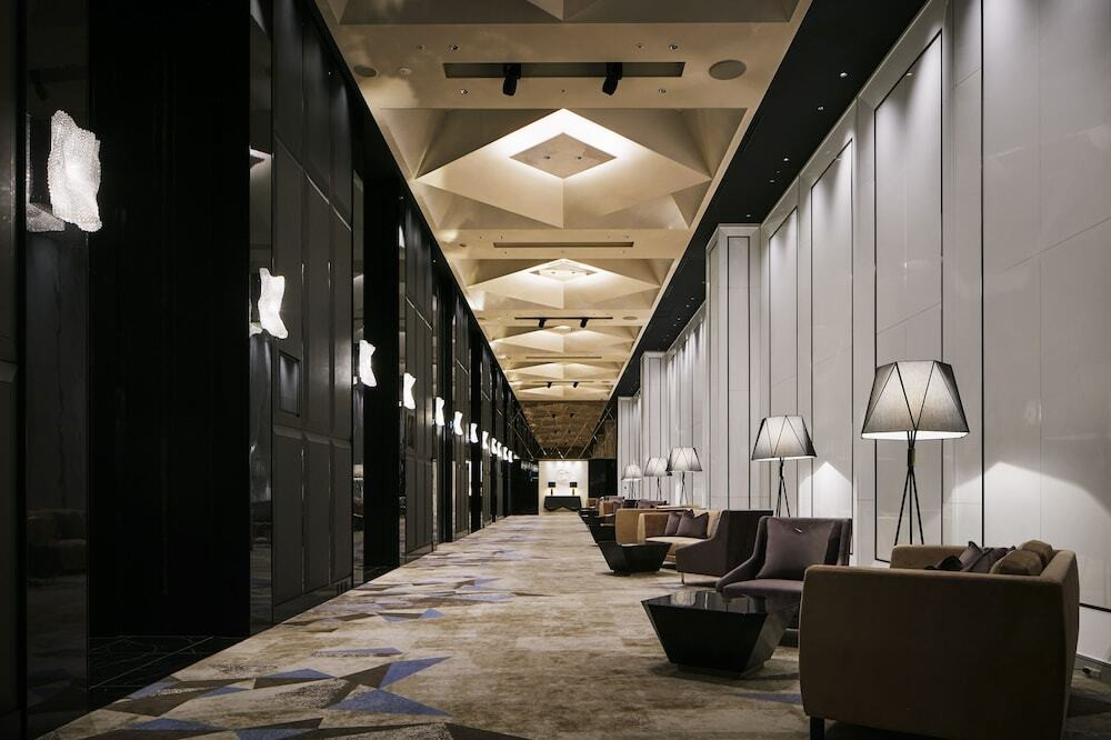 温水プールやサウナ、アフタヌーンティーでホテル滞在を満喫4231717