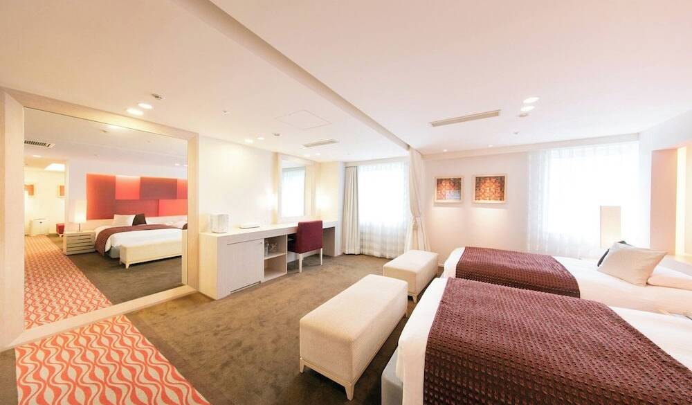 ザ・タワースイート / 2