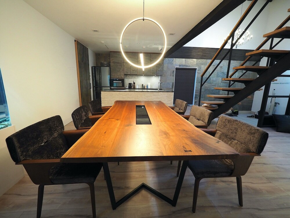 客室内のダイニングエリア