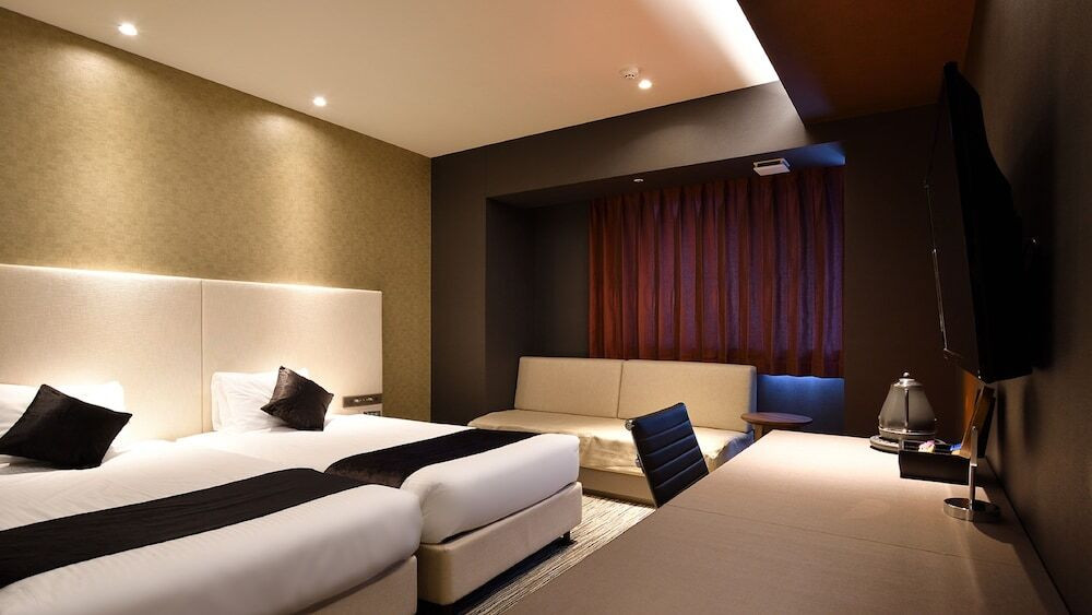 空を泳ぐようなシースループール！朝食は地中海ビュッフェを堪能3360315