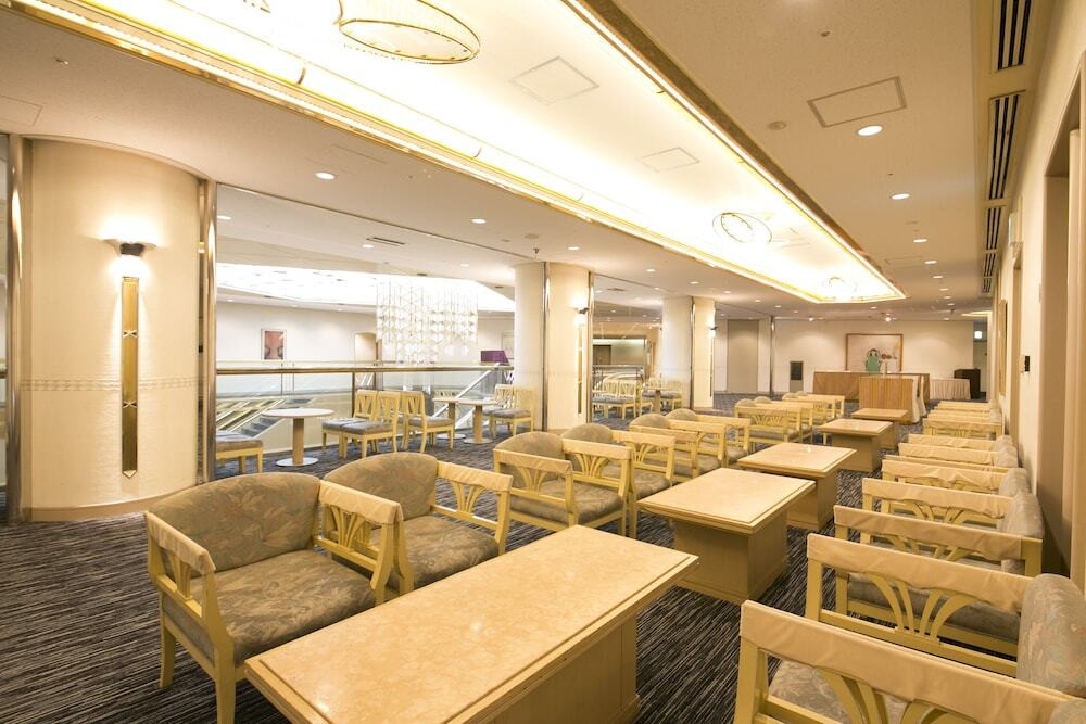 ロビーラウンジ