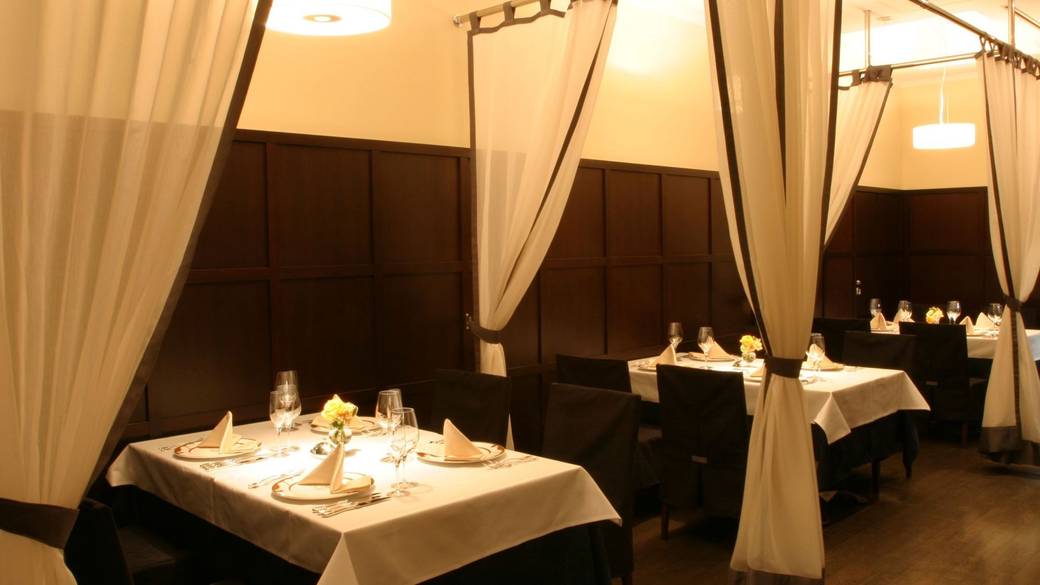 本格フレンチで
贅沢ディナーも♡ / 3