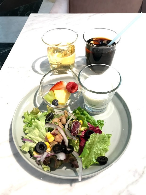 朝食