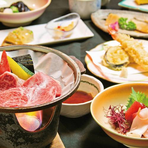 海の幸に黒毛和牛
箱根の美食に舌鼓 / 2