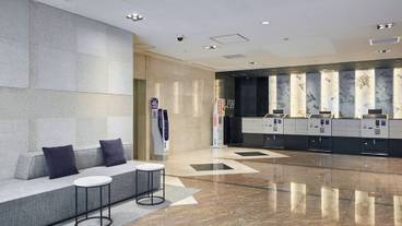 ロビーラウンジ / 3