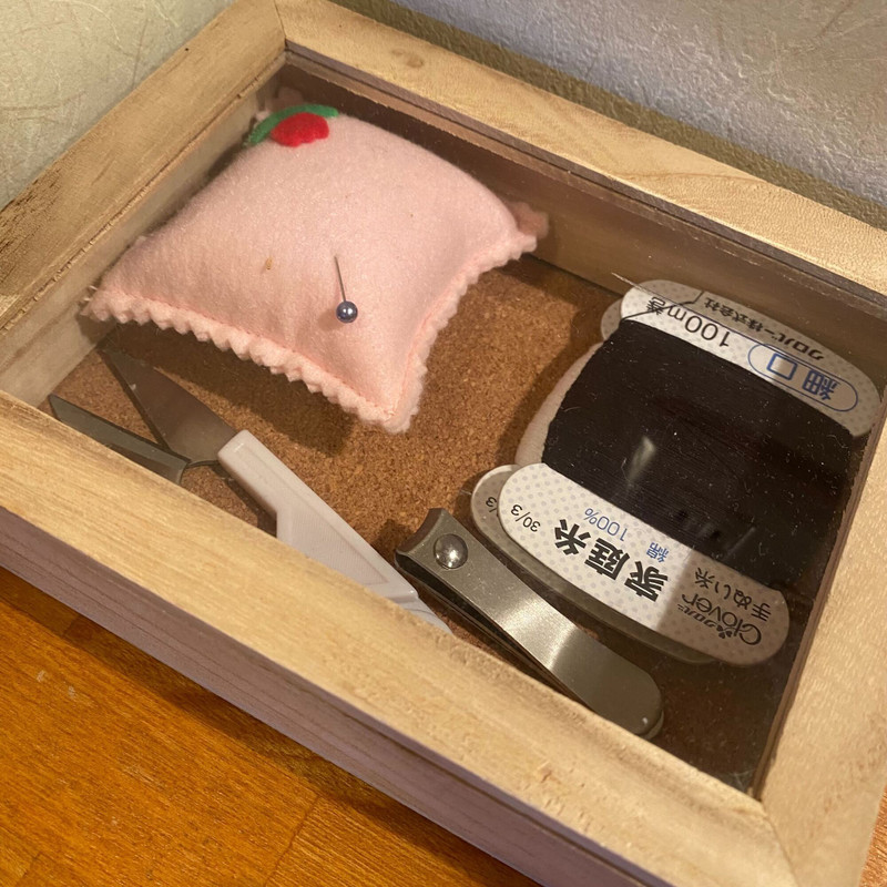 客室に用意されているソーイングセット / 7