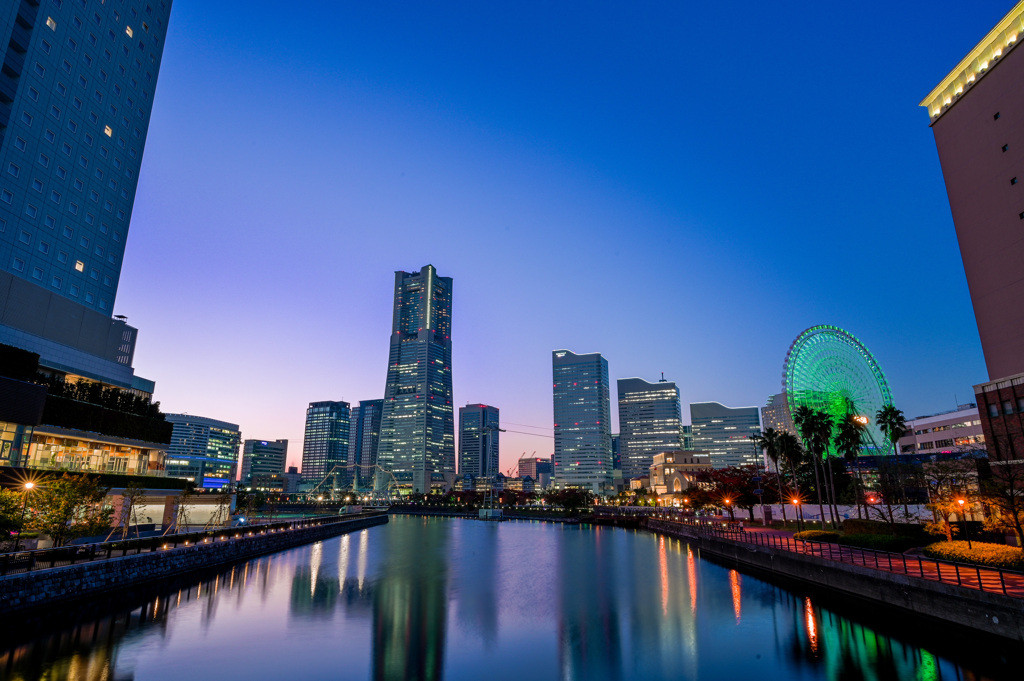 近未来的で異国情緒あふれる横浜でマンネリ解消！3721744