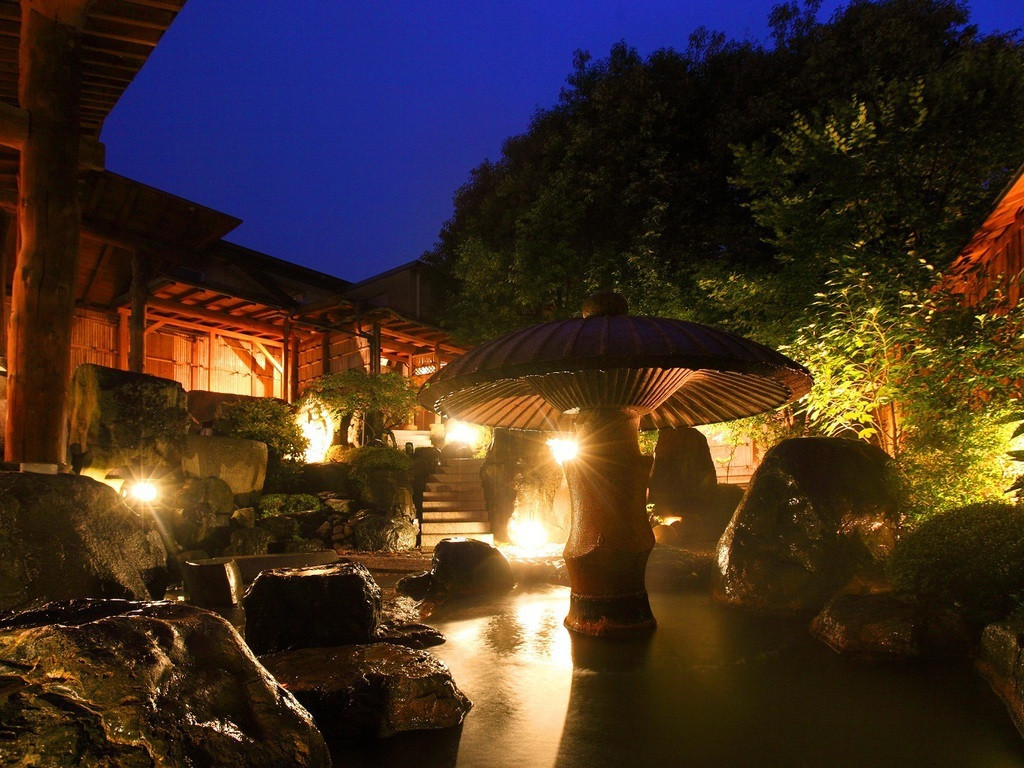 伊香保随一の湯量を誇る、源泉の湯めぐりと眺望が楽しめる宿3643936