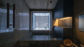 半露天温泉スイート