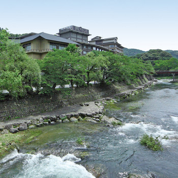 13. 渓流を眺めながら名湯につかれる「大谷山荘（おおたにさんそう）」3995559