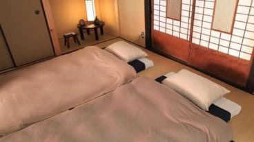 Bedroom
 / 12