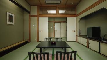 客室 / 17