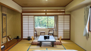 スタンダード 4 人部屋 ベッド (複数台)