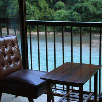 江戸時代から続く旅館で時の流れを忘れる3518114