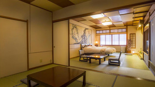 Aタイプ スーペリアツインルーム 2シングルベッドと布団2組 (トイレ付·共用バス) 禁煙