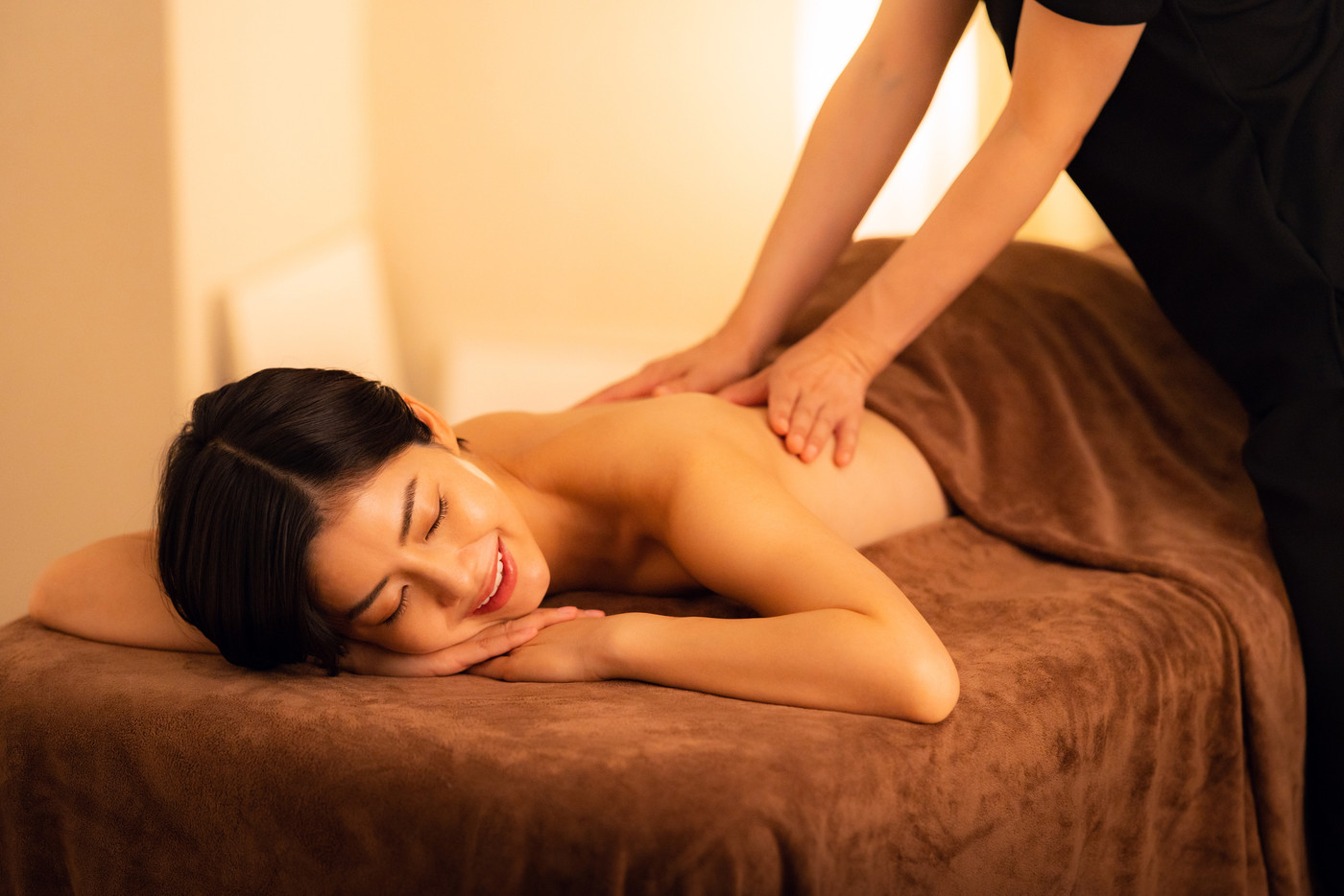 エステ　女性　ビューティー　美容　エステサロン