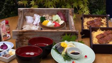 旅館のお食事処 / 17