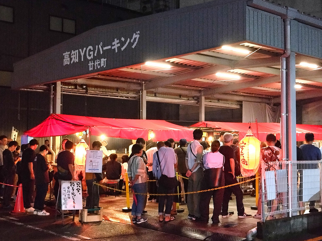 シングルルームは屋台安兵衛に面しています