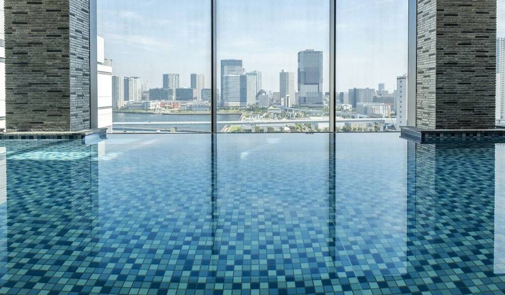 プールから「豊洲大橋」を望む / 3