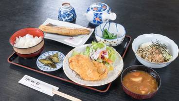 食事・飲み物 / 1