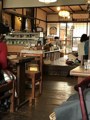 「カフェイチマルマルイチ」 内観 84171982 店内