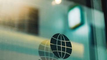 施設の入り口 / 13