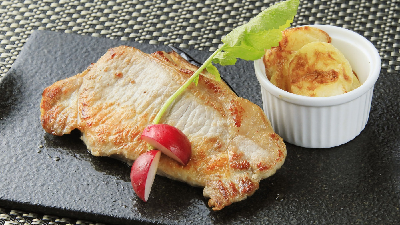 のんびり過ごせる施設が充実♡湖畔に佇む温泉旅館4240576