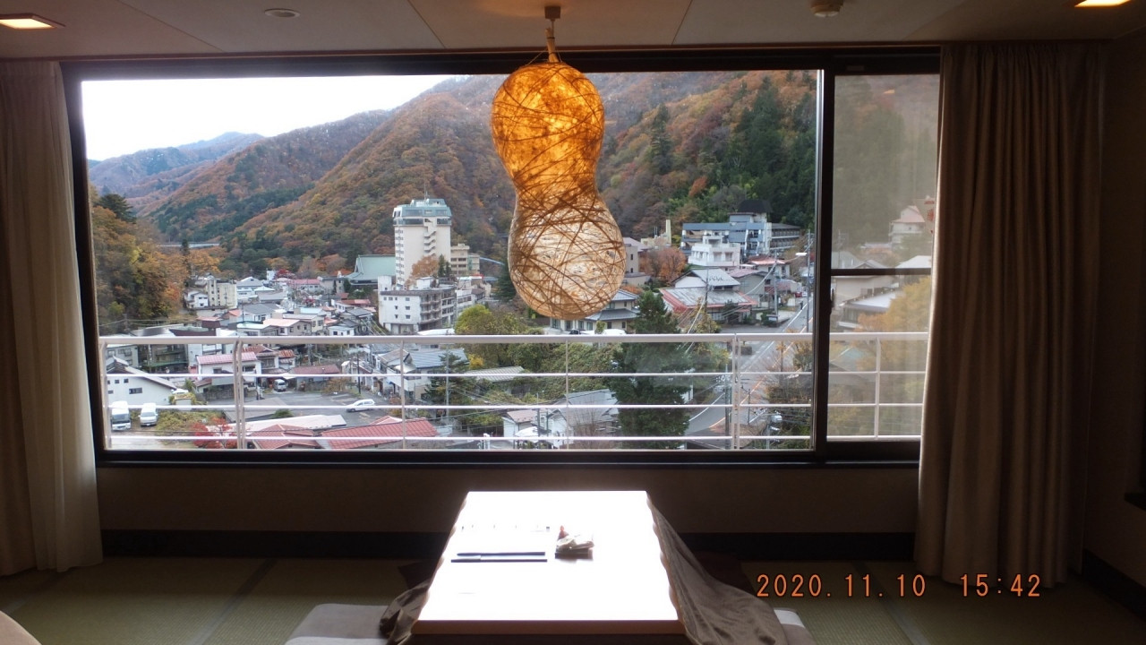 テーマはひょうたん、窓にいい景色が広がる