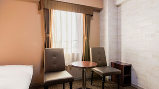 ツインルーム シングルベッド 2 台 (禁煙)