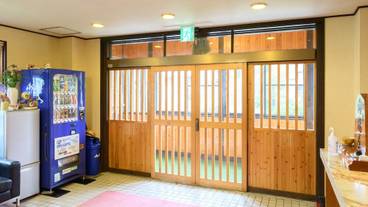 内部エントランス / 2