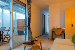 室内は禁煙＆段差がないのも◎