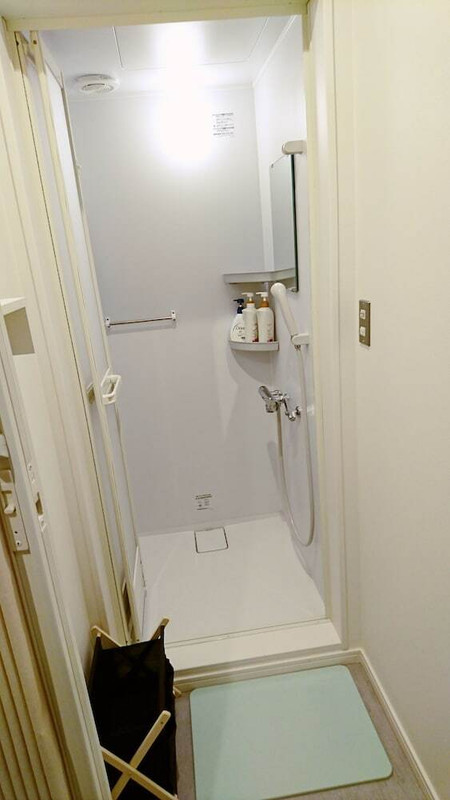 バスルームのシャワー