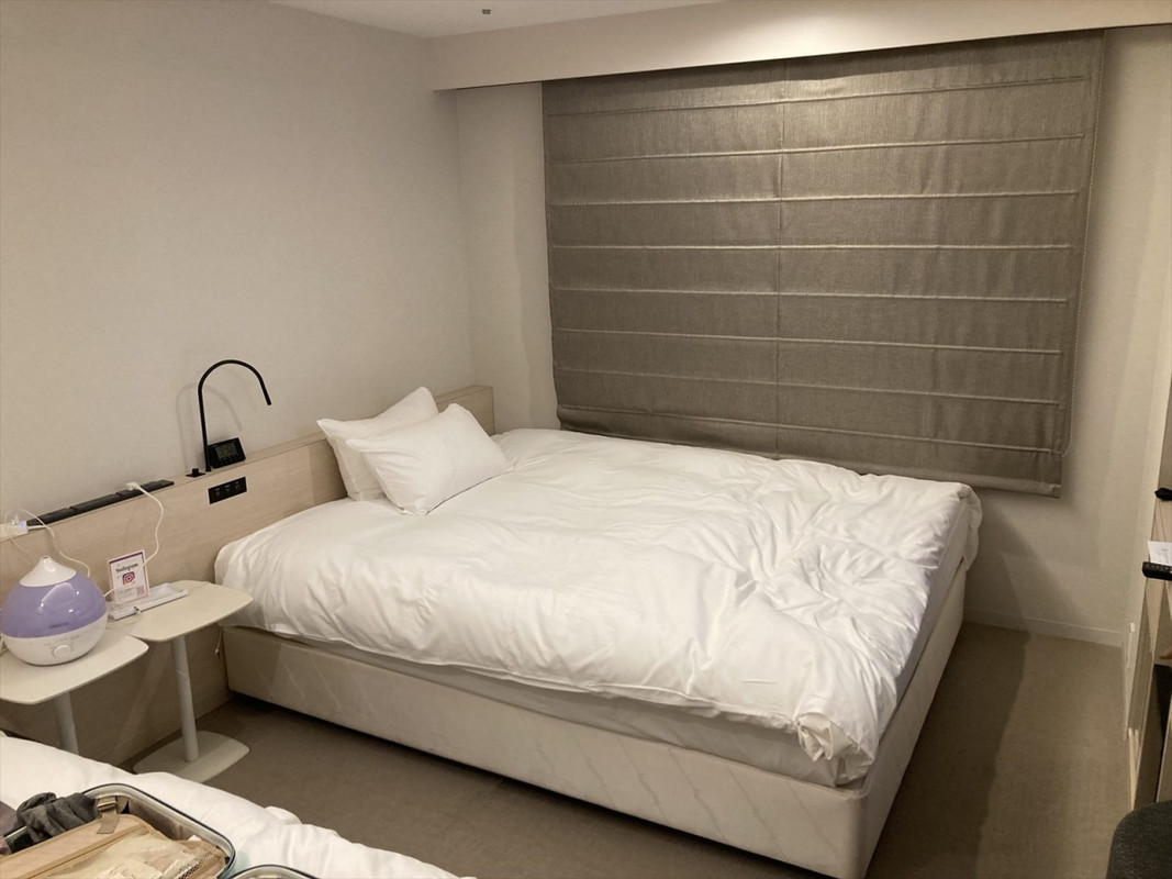 遮光カーテンがブラインド式なんですが、使い勝手が最悪で