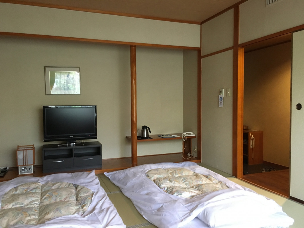 コロナ対策のため既に布団が敷かれていました