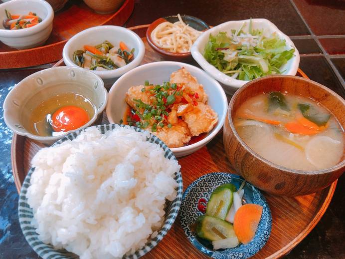 身体にやさしい
和定食ランチを味わう / 1