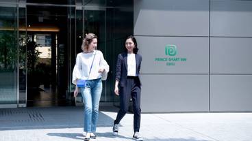 施設の入り口 / 18